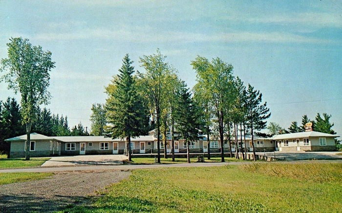 Plaza Motel - Vintage Postcard (newer photo)